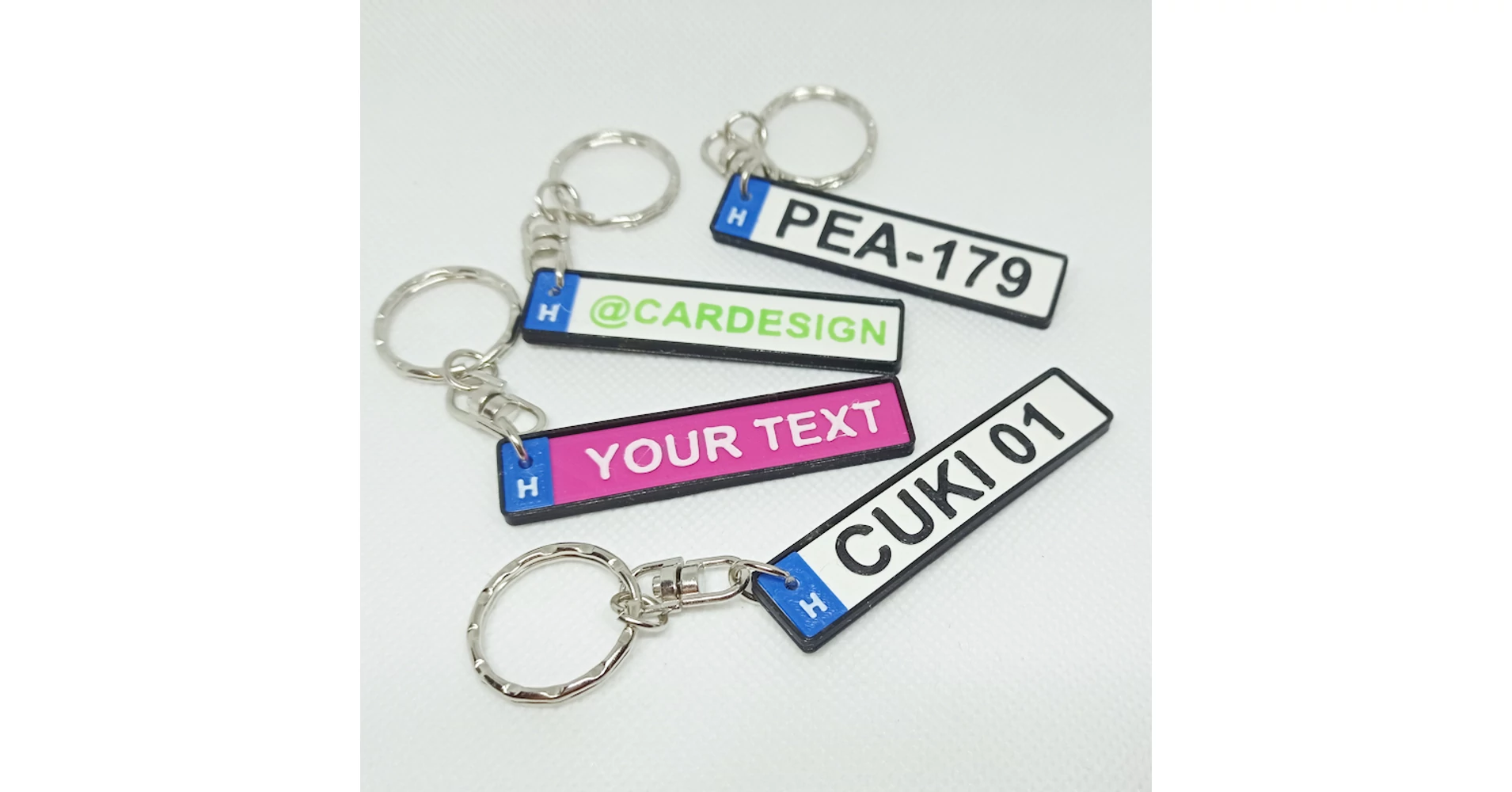 License Plate Keychain with custom text Manubim